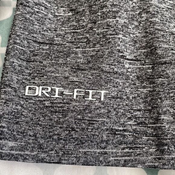 NWOT! Nike Swim Heather Gray UPF 40+ Dri-Fit Long Sleeve Shirt - Youth M - Picture 5 of 6